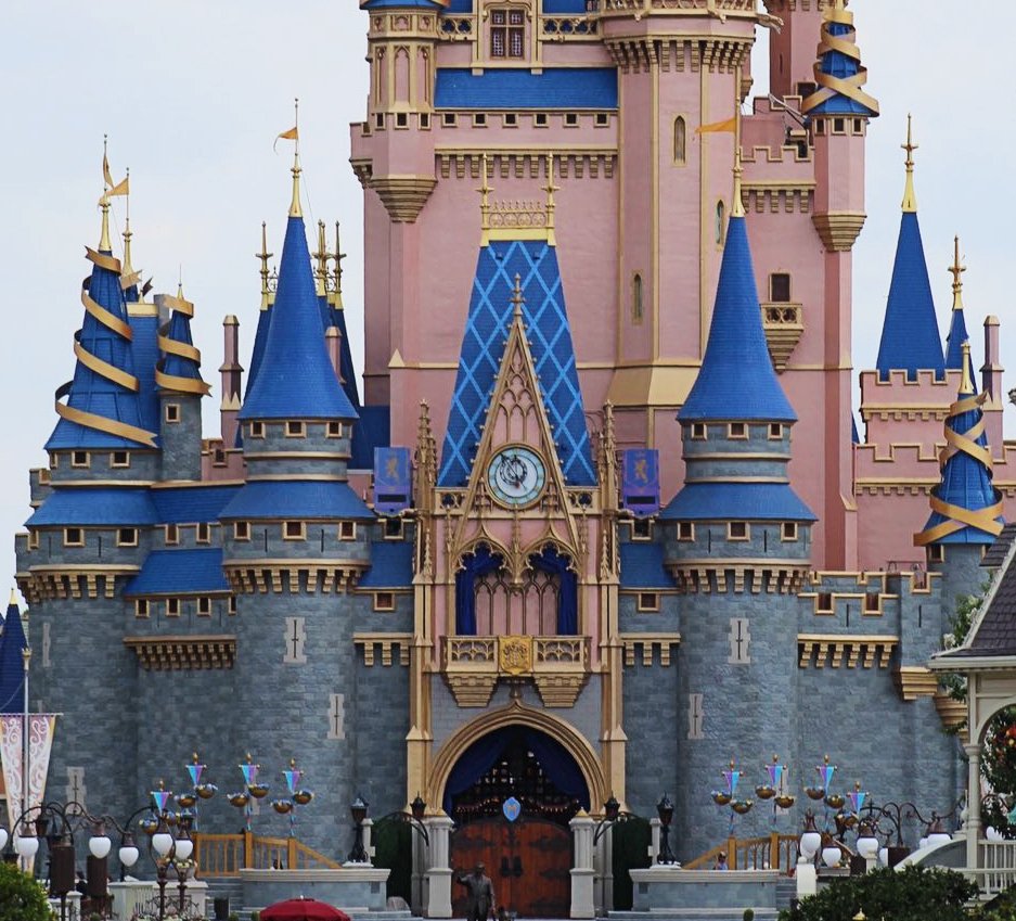 Walt Disney World continues removing 50th decorations from Cinderella Castle