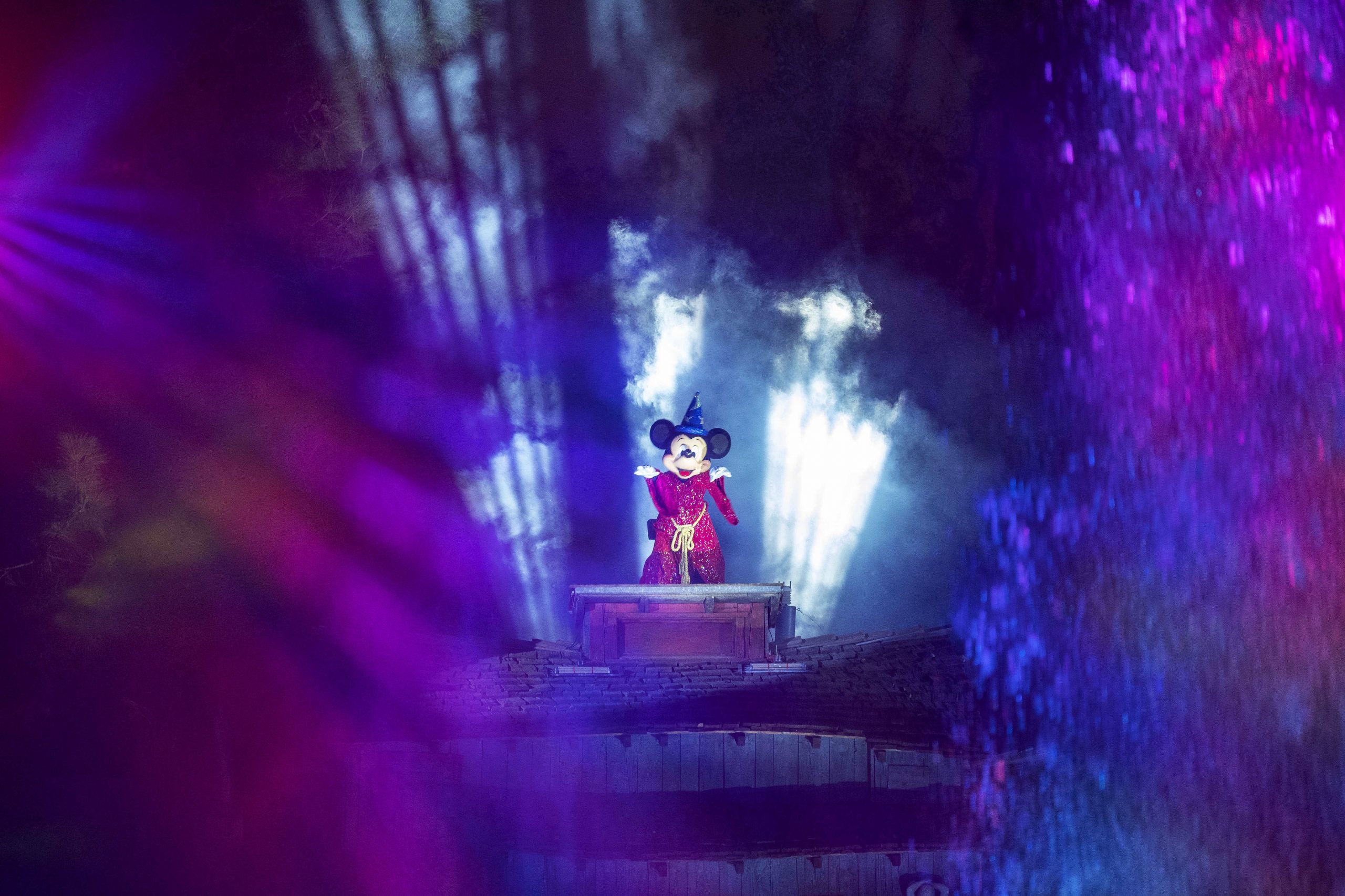 Fantasmic! returns to Disneyland on May 24, 2024